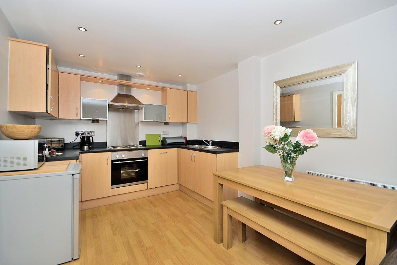 Racecourse serviced apartments Chester Extérieur photo