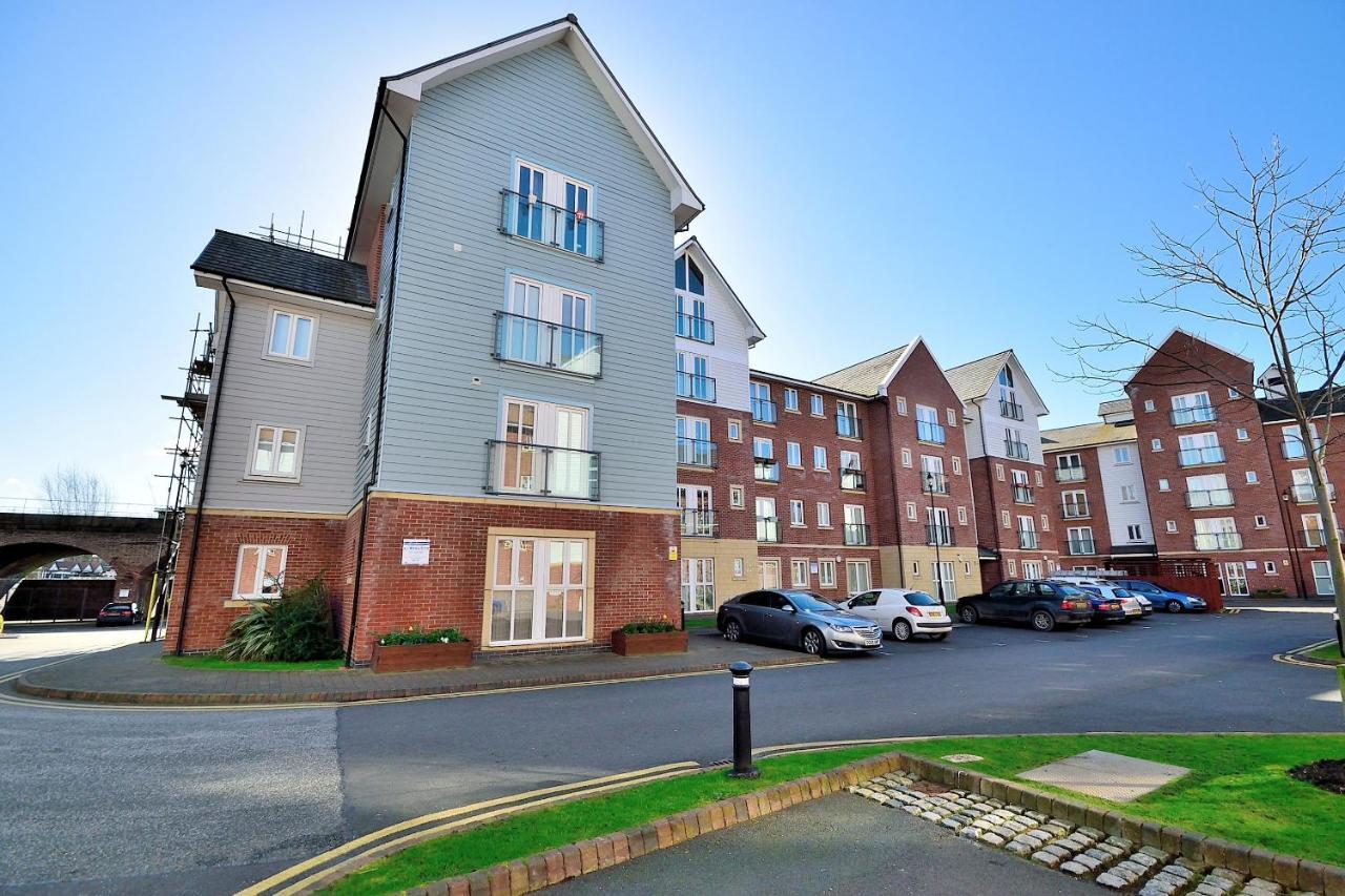 Racecourse serviced apartments Chester Extérieur photo