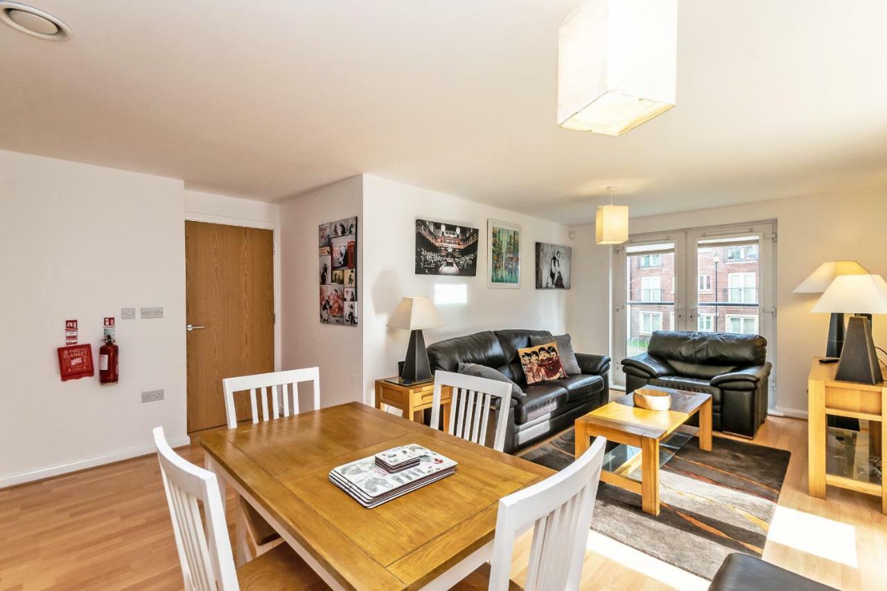 Racecourse serviced apartments Chester Extérieur photo