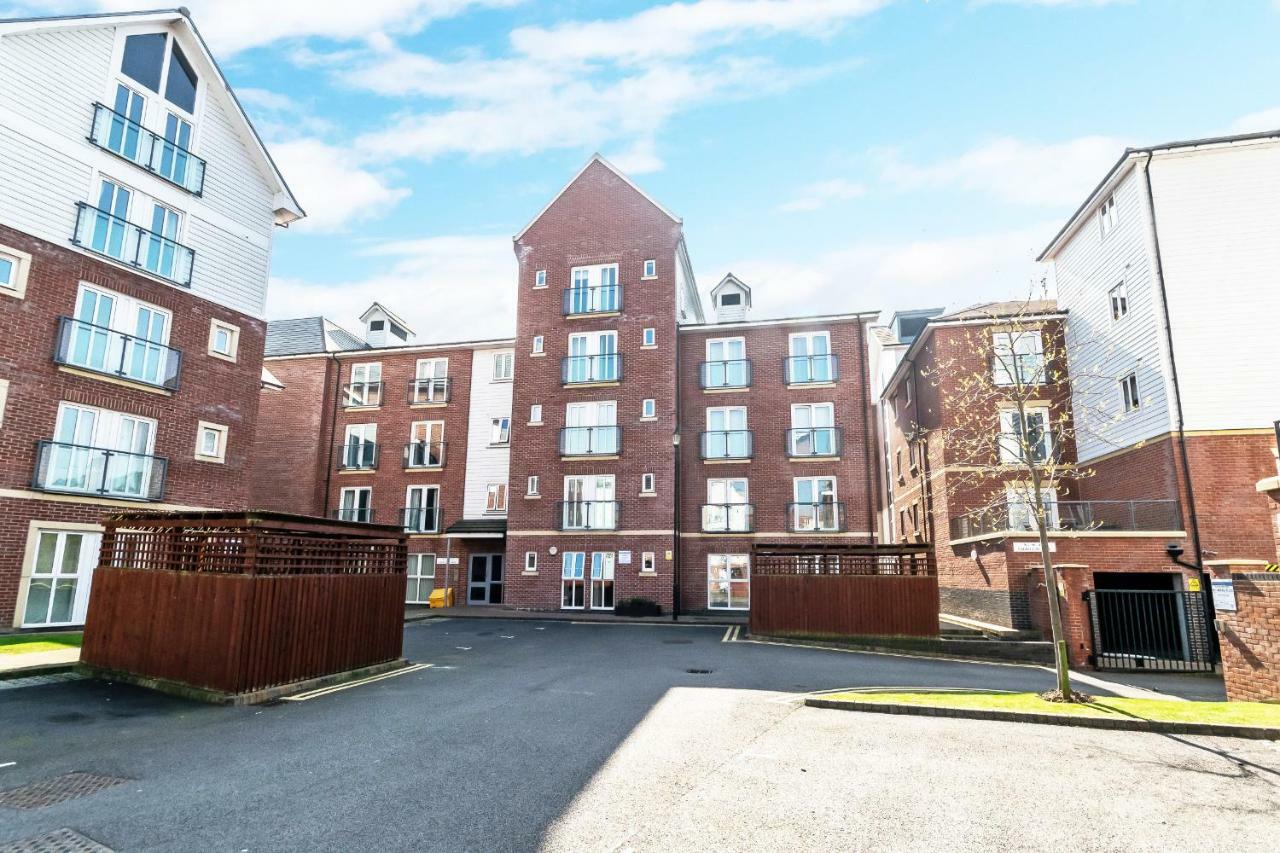 Racecourse serviced apartments Chester Extérieur photo